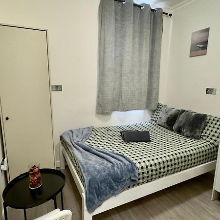 Guest&Rest 4 Apartment Лондон Екстериор снимка
