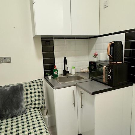 Guest&Rest 4 Apartment Лондон Екстериор снимка