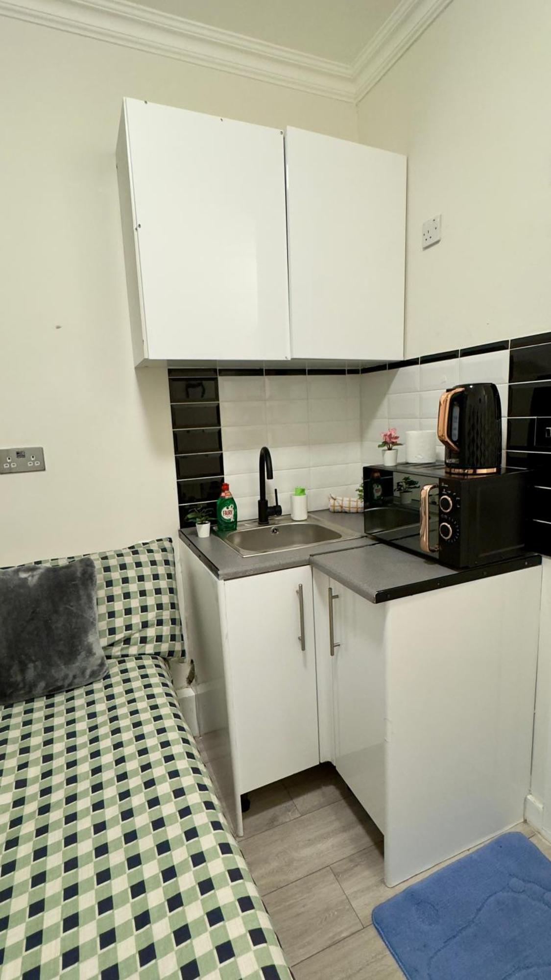 Guest&Rest 4 Apartment Лондон Екстериор снимка